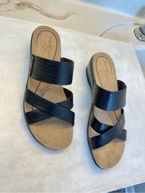 Kim Rogers Naddy Sandals women Size 9M, excellent condition worn only once